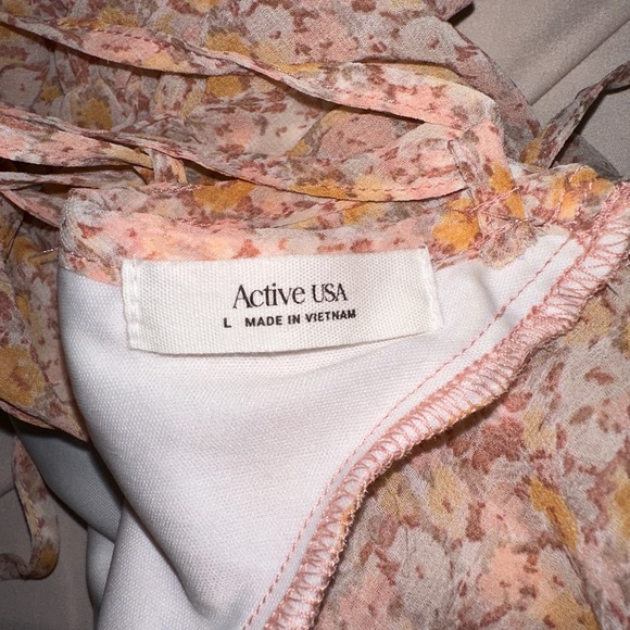 Floral Blouse Crop top *sale* (read description) - Picture 3 of 3